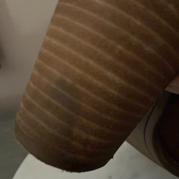 EUC TOMS “Majorca” Peep Toe Perforated Burgundy Wine Suede Ankle Booties Sz 7.5 - Picture 13 of 17